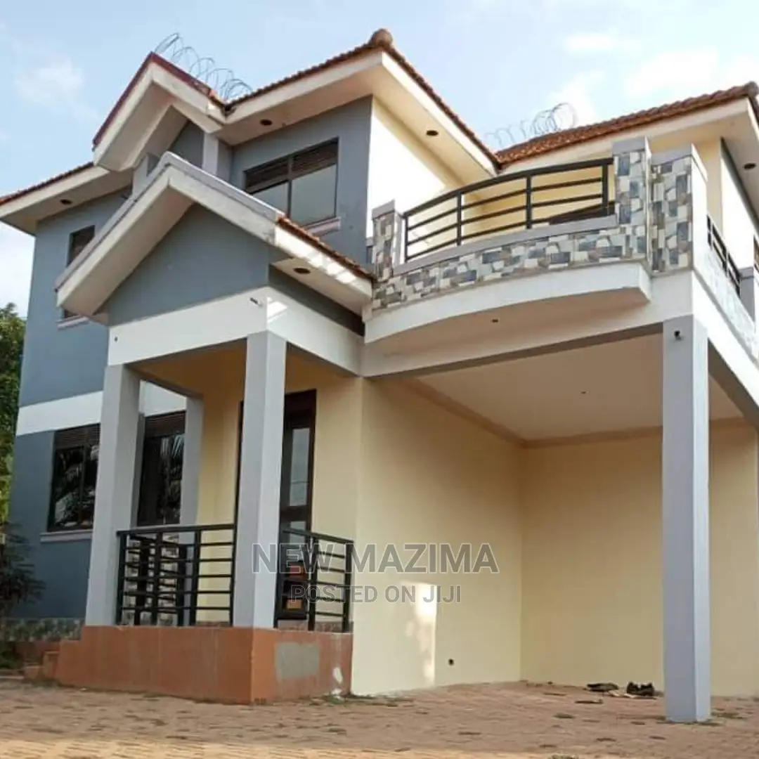 4bdrm Block of Flats in Nkumba Heights, Central Division for Sale in Central Division