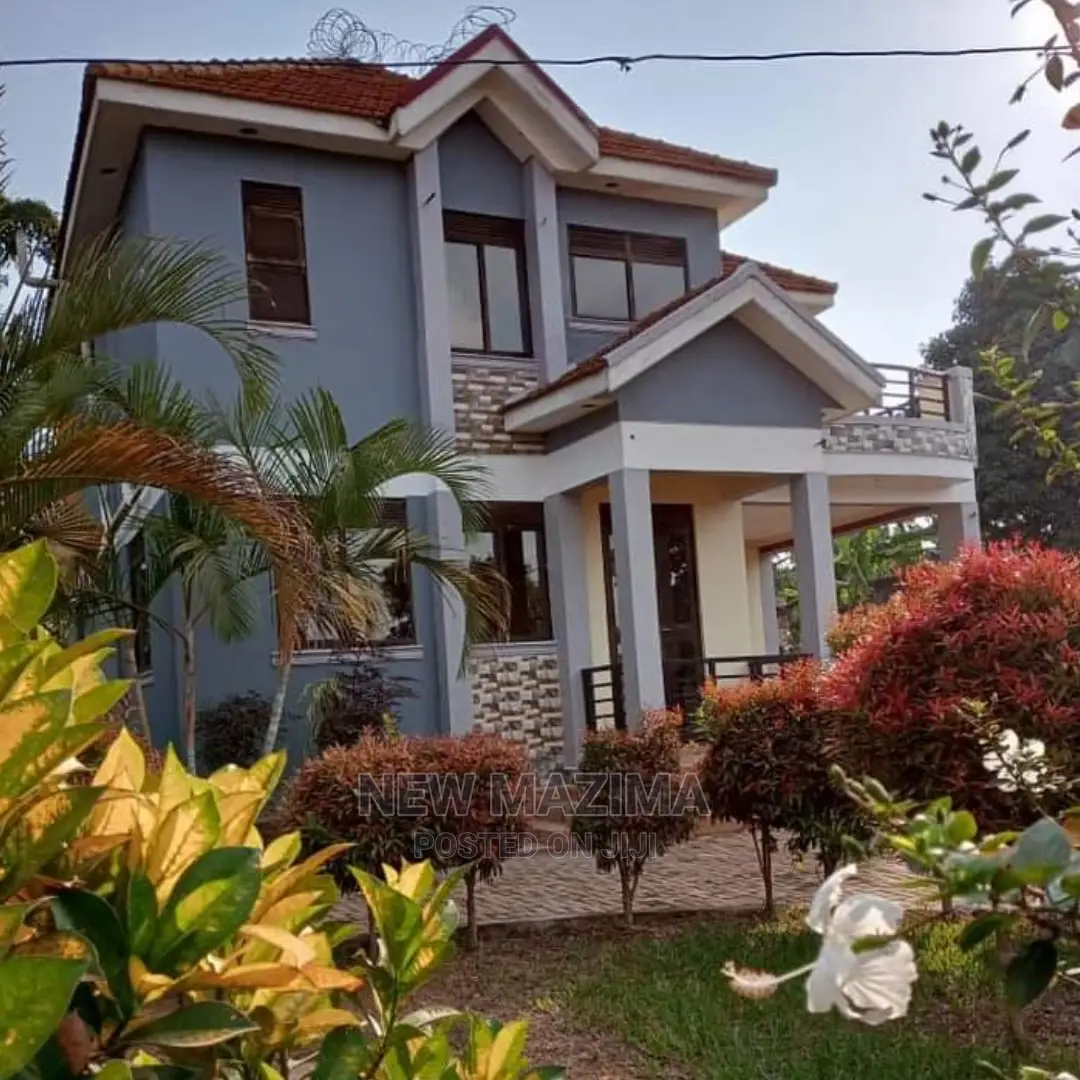4bdrm Block of Flats in Nkumba Heights, Central Division for Sale in Central Division