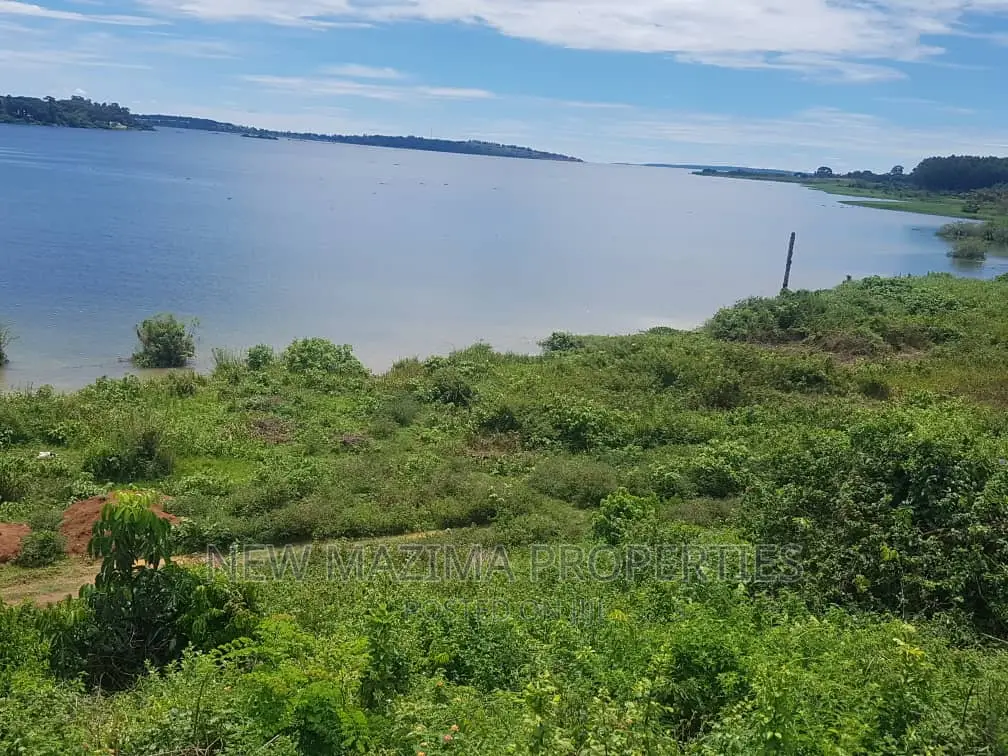 Prime Land Measurig Direct From Lake Onsale Nkumba Ntebe Rd in Central Division