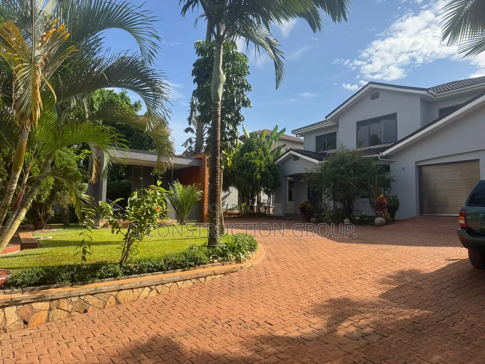 Stand Alone Fully Furnished House With Swimming Pool in Nakawa