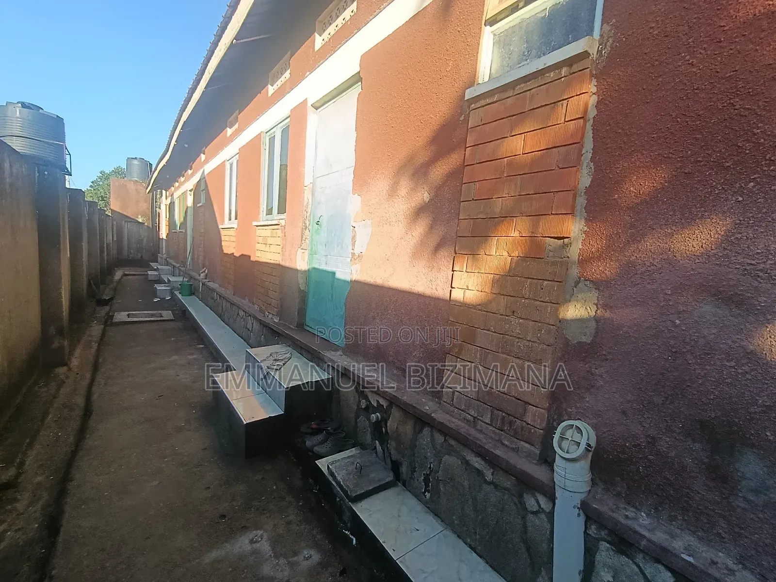 Furnished 2bdrm Room & Parlour in Mperwerwe, Central Division for sale in Central Division