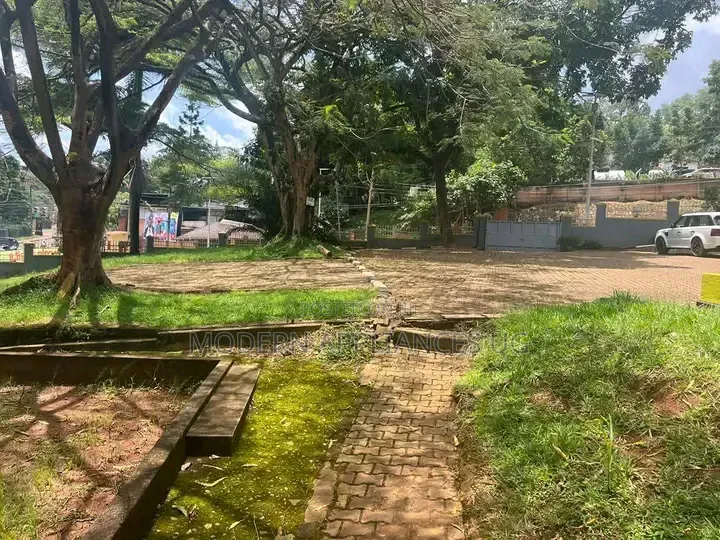 Prime Land for Sale in Kololo 75 Decimals in a Prestigious. in Central Division