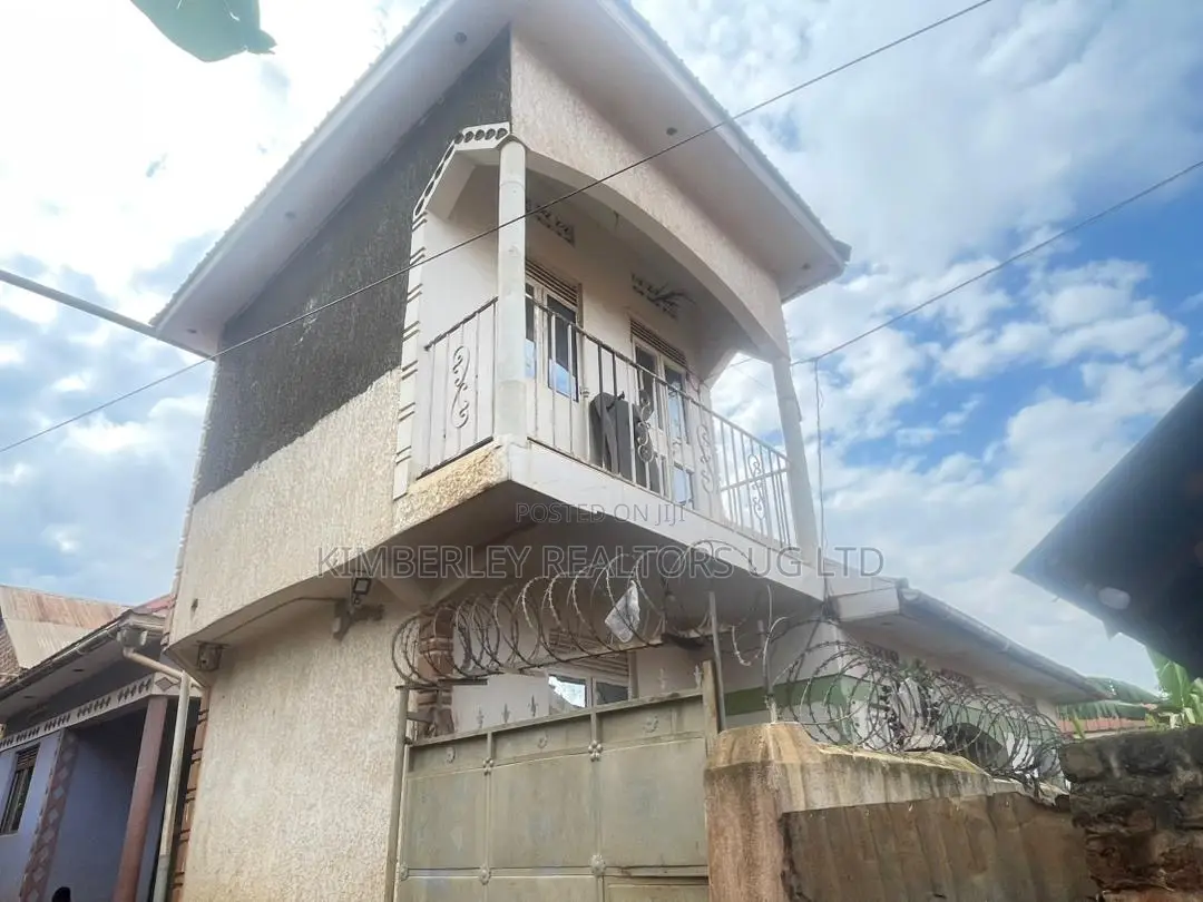 Mini Flat in Division A for sale in Division A