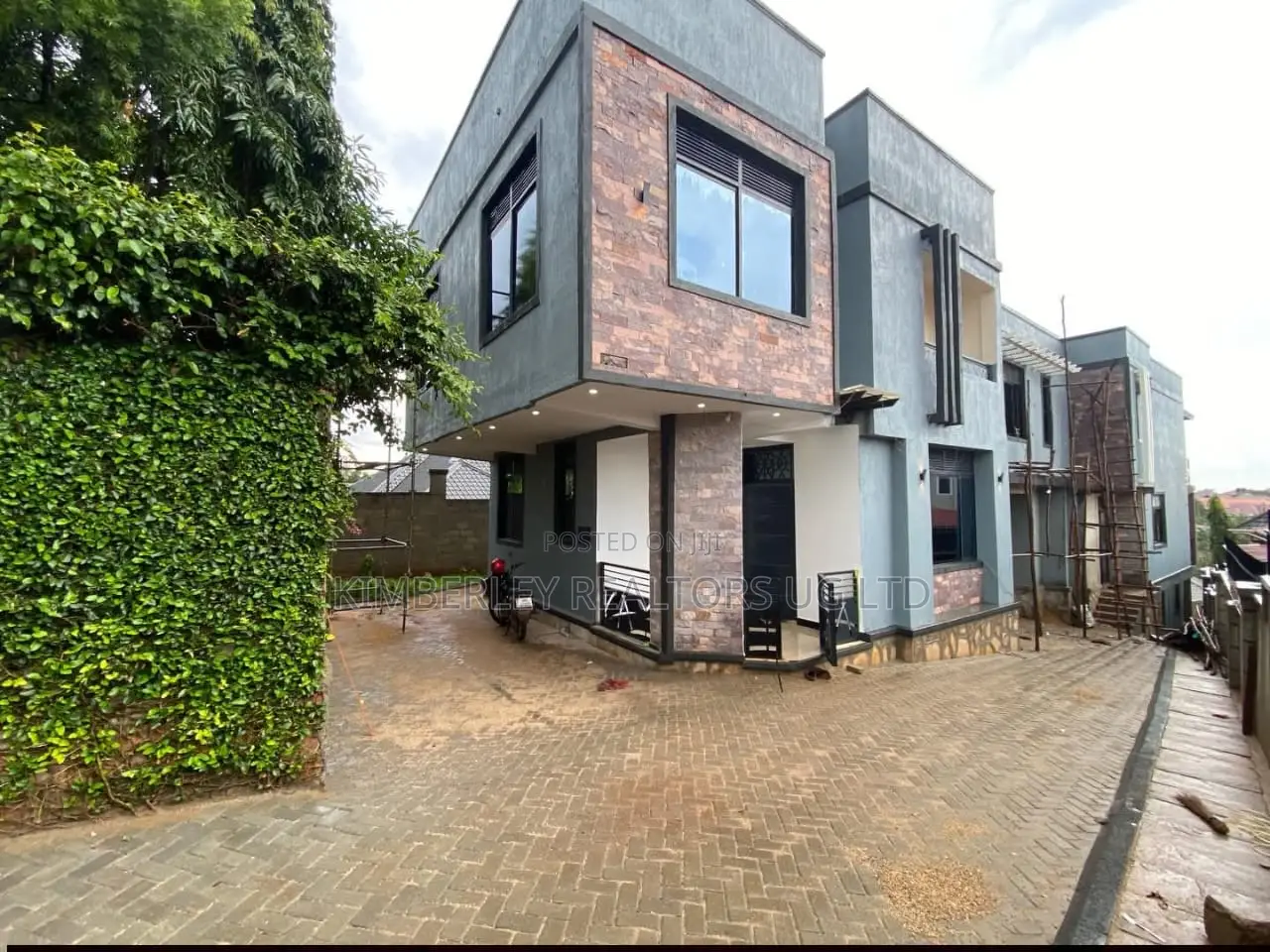4bdrm Condo in Mukono TC for sale in Mukono TC