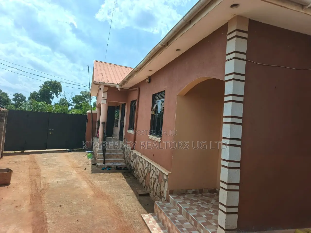 3bdrm Duplex in Seeta-Namuganga for sale in Seeta-Namuganga