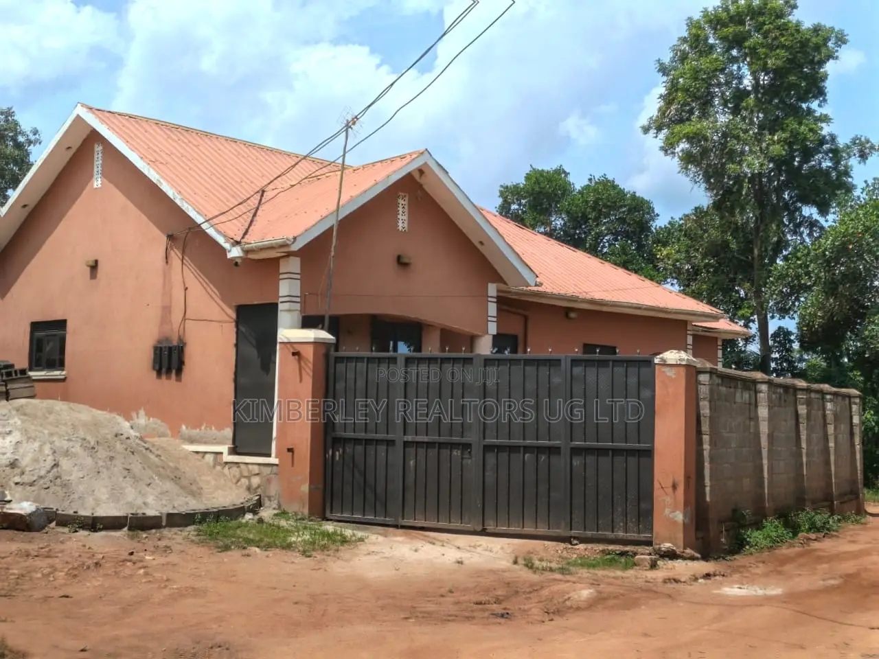 3bdrm Duplex in Seeta-Namuganga for sale in Seeta-Namuganga