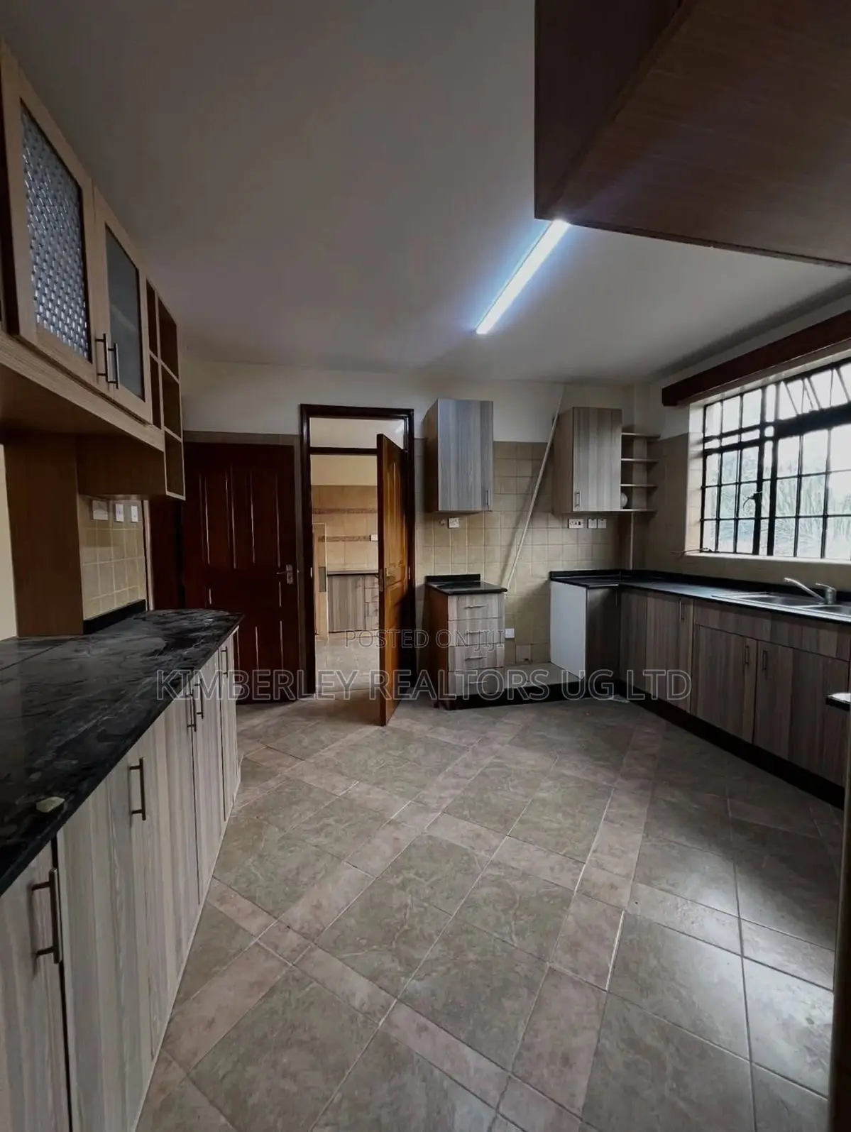 3bdrm Duplex in Division A for sale in Division A