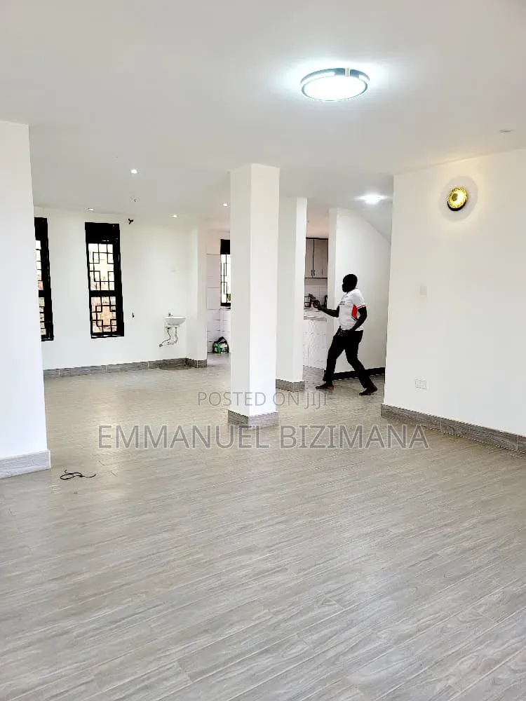 Furnished 5bdrm House in Bwerenga, Central Division for sale in Central Division