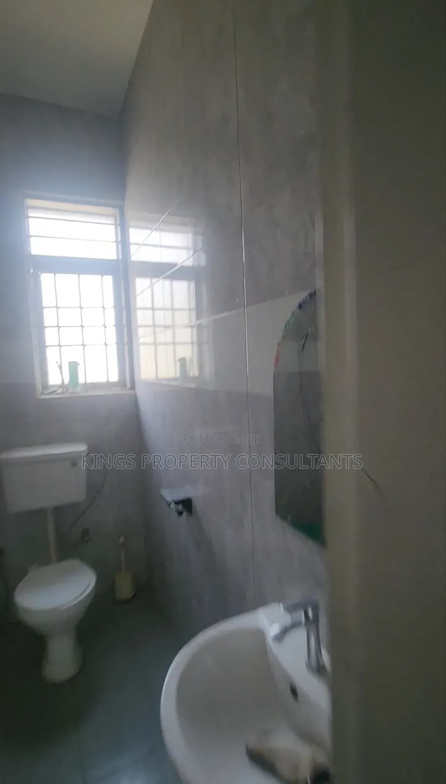 4bdrm Mansion in Lavington Estate, Wakiso / Wakiso for sale in Wakiso / Wakiso