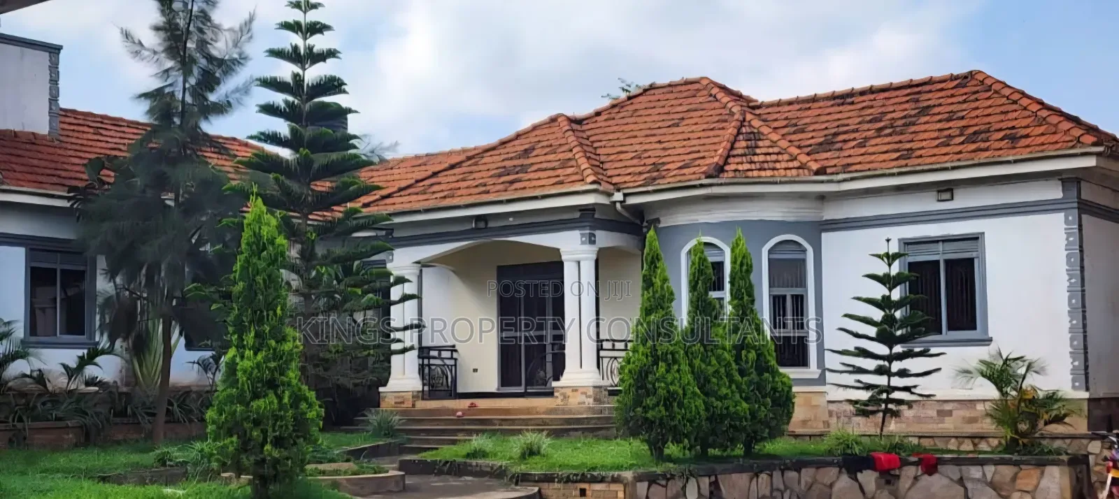 Furnished 6bdrm Mansion in Wakiso Estate for sale in Wakiso / Wakiso
