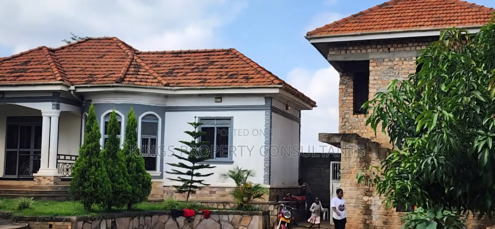 Furnished 6bdrm Mansion in Wakiso Estate for sale in Wakiso / Wakiso