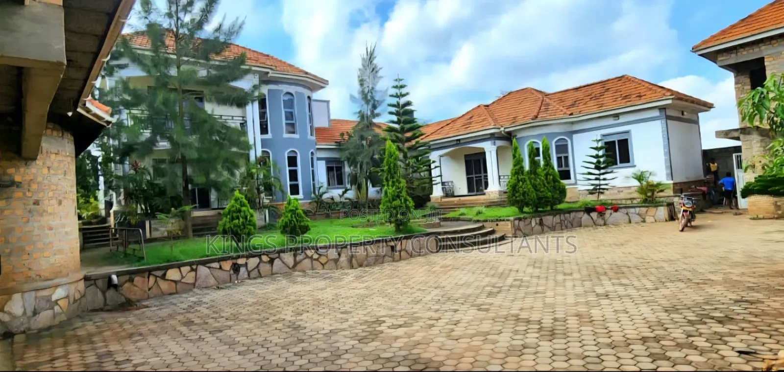 Furnished 6bdrm Mansion in Wakiso Estate for sale in Wakiso / Wakiso