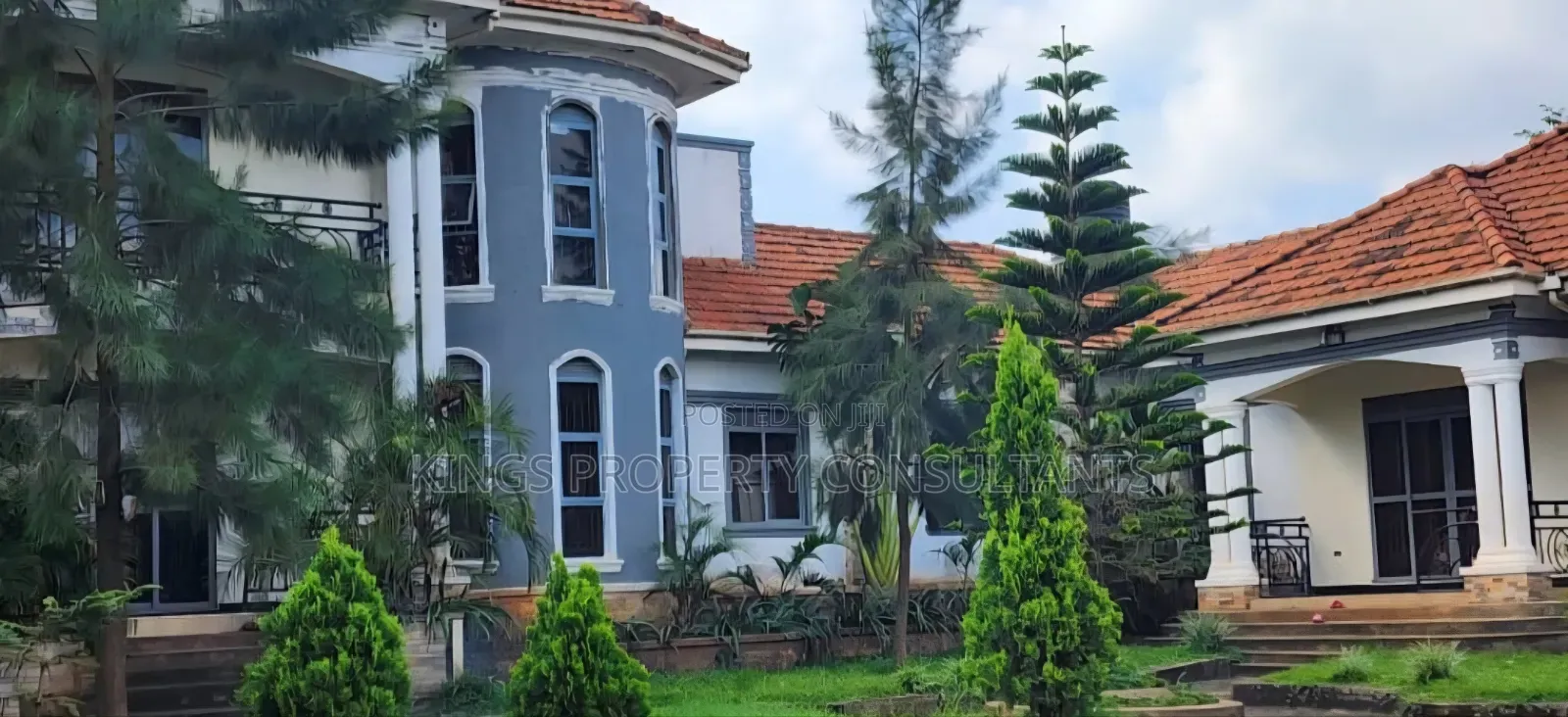 Furnished 6bdrm Mansion in Wakiso Estate for sale in Wakiso / Wakiso