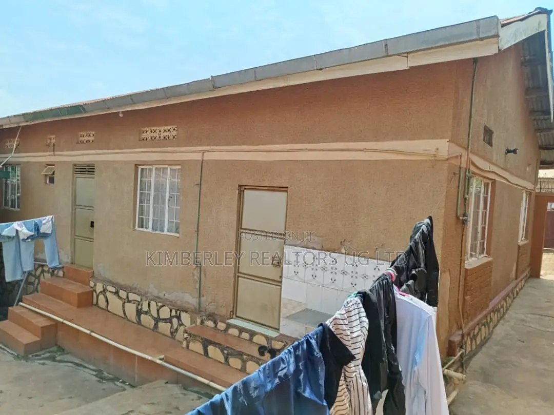 10bdrm Duplex in Mukono TC for sale in Mukono TC