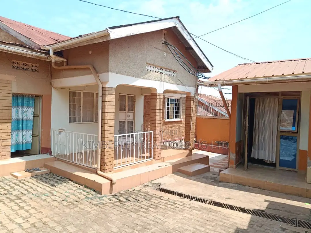 10bdrm Duplex in Mukono TC for sale in Mukono TC