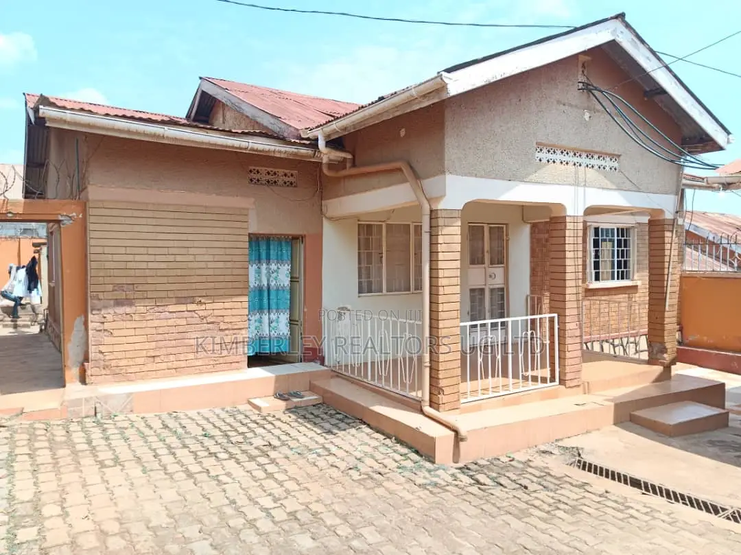 10bdrm Duplex in Mukono TC for sale in Mukono TC