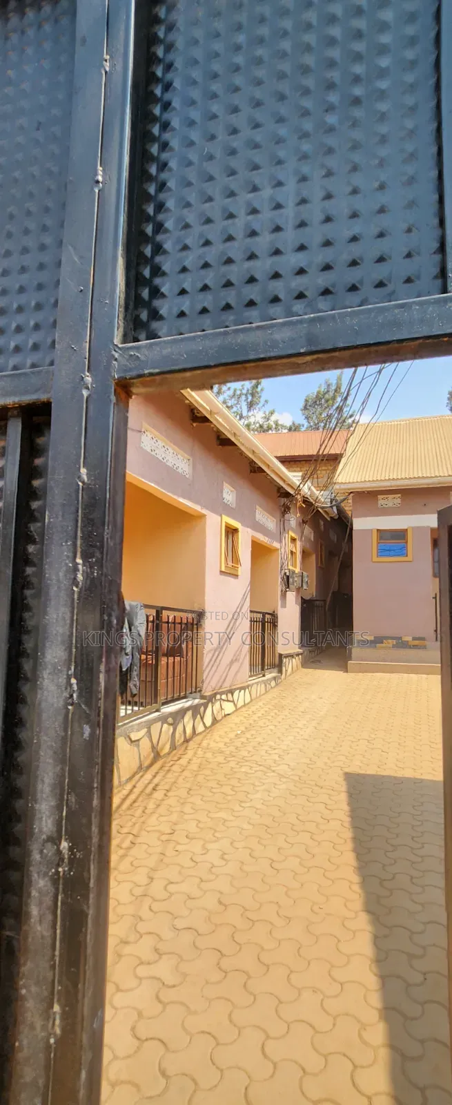 Furnished 6bdrm Room & Parlour in Katooke Estate, Wakiso / Wakiso in Wakiso / Wakiso