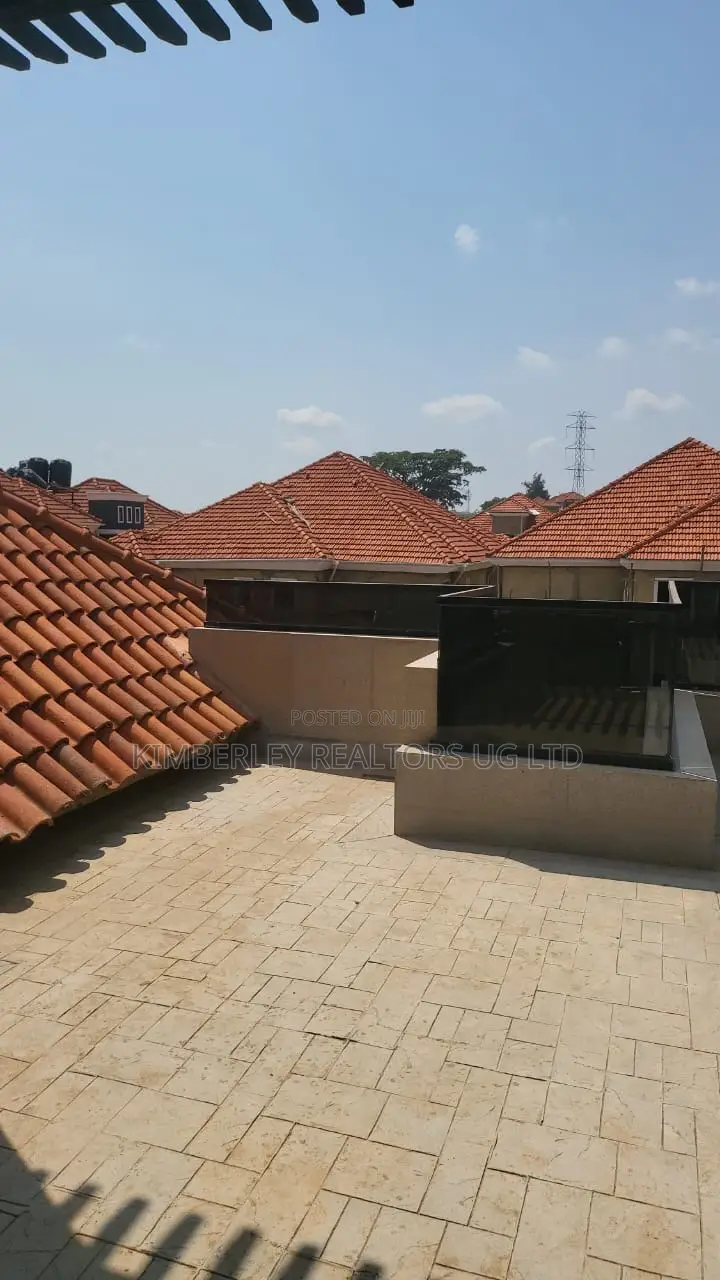 6bdrm Mansion in Kira for sale in Kira