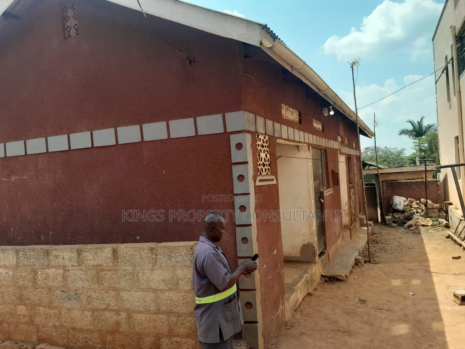 Furnished 4bdrm Room & Parlour in Kyebando Estate, Nabweru for sale in Nabweru