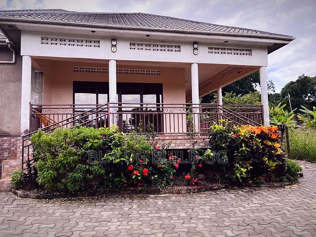 5bdrm Bungalow in Mukono Nsambye for sale in Mukono TC