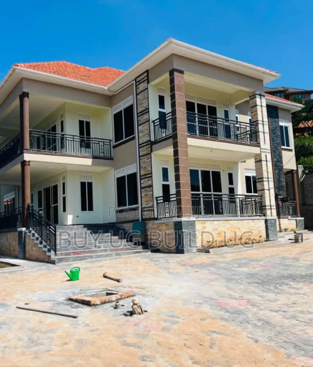 6bdrm Mansion in Bwebajja Entebe Road, Division A for sale in Division A