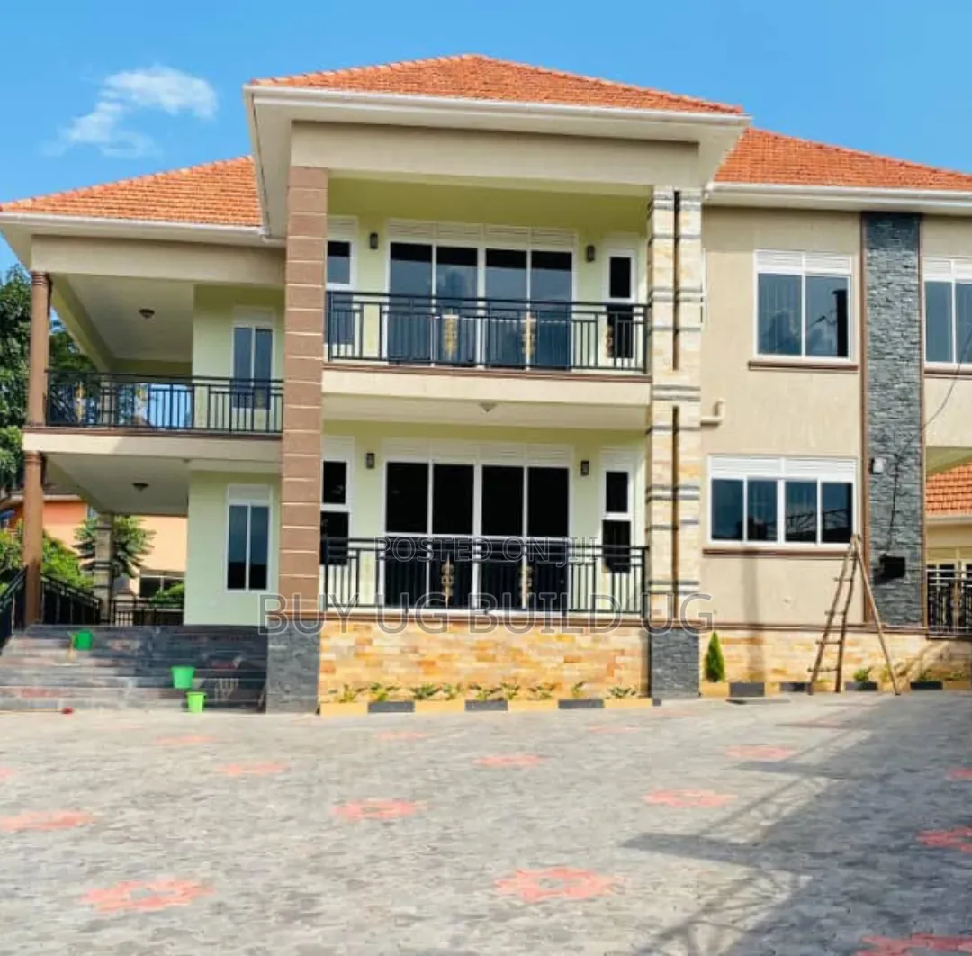 6bdrm Mansion in Bwebajja Entebe Road, Division A for sale in Division A