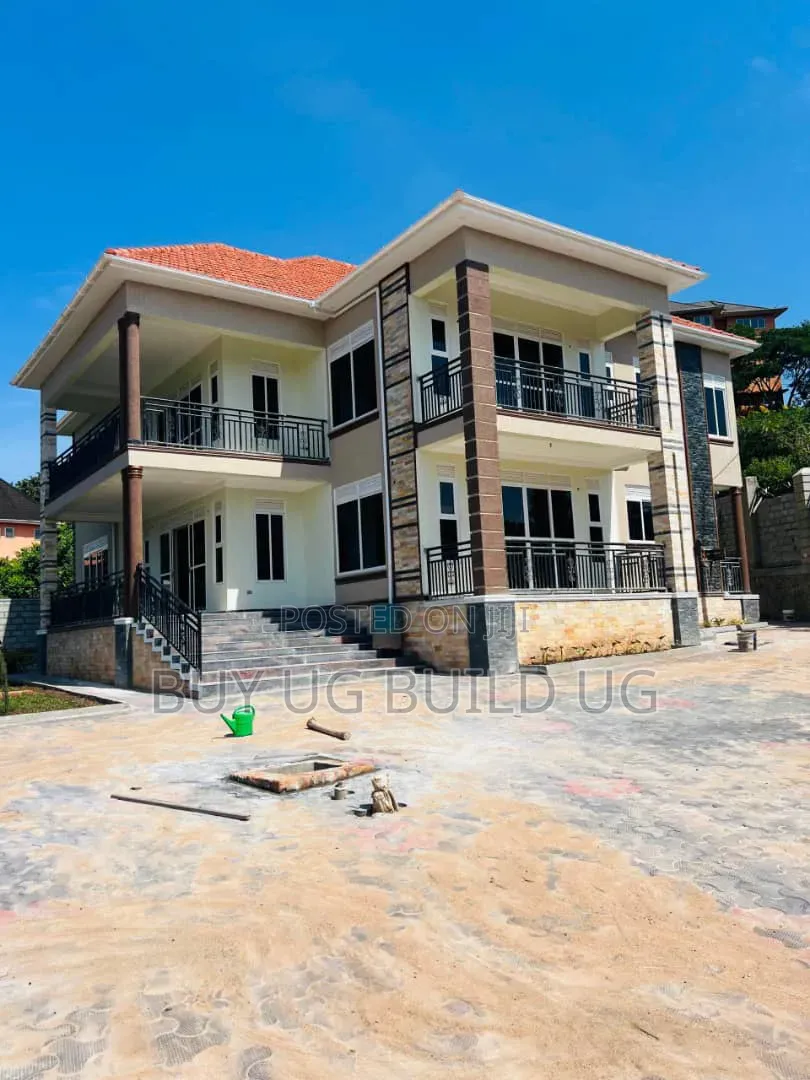 6bdrm Mansion in Bwebajja Entebe Road, Division A for sale in Division A
