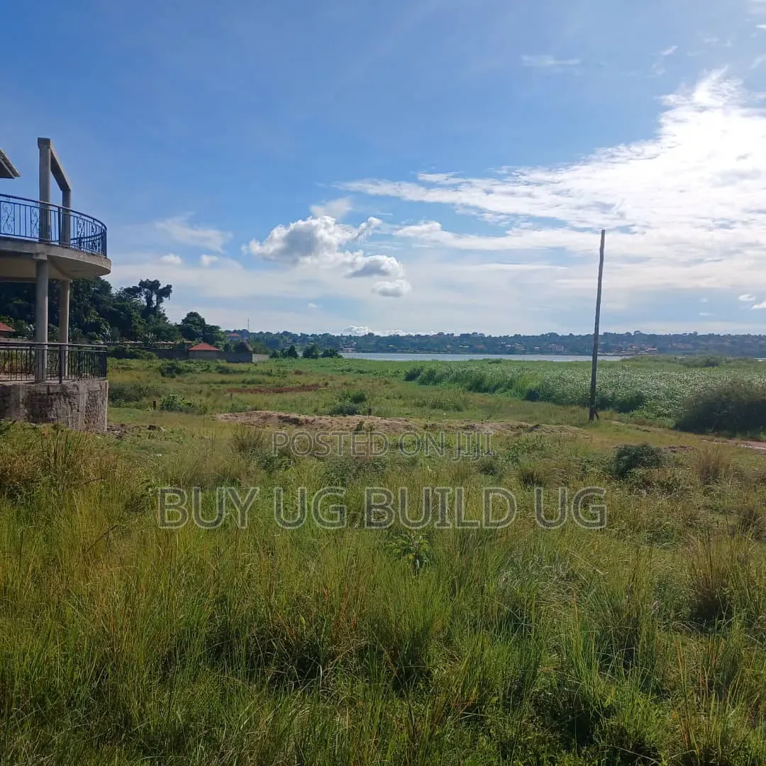 Lake View Plot With House on Quick Sale Garuga Ntebe 11decimals in Central Division