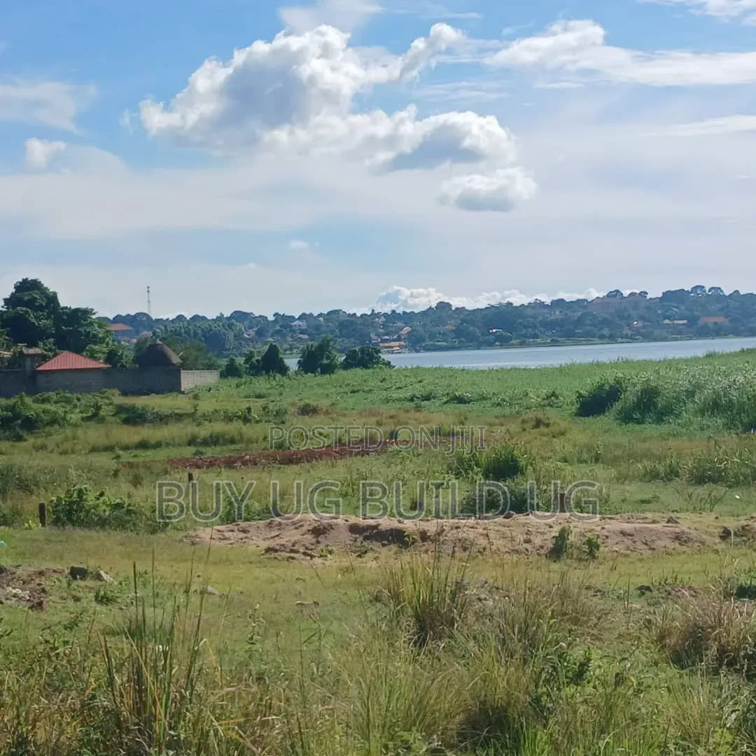 Lake View Plot With House on Quick Sale Garuga Ntebe 11decimals in Central Division