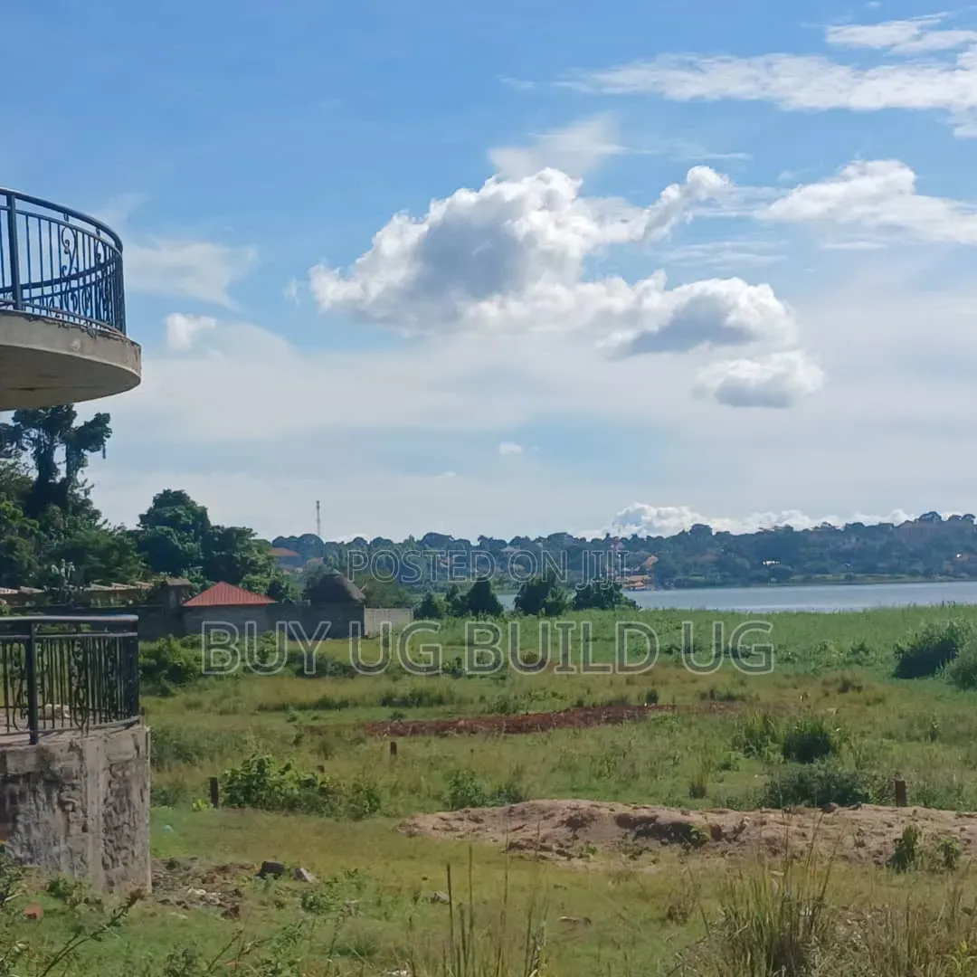 Lake View Plot With House on Quick Sale Garuga Ntebe 11decimals in Central Division