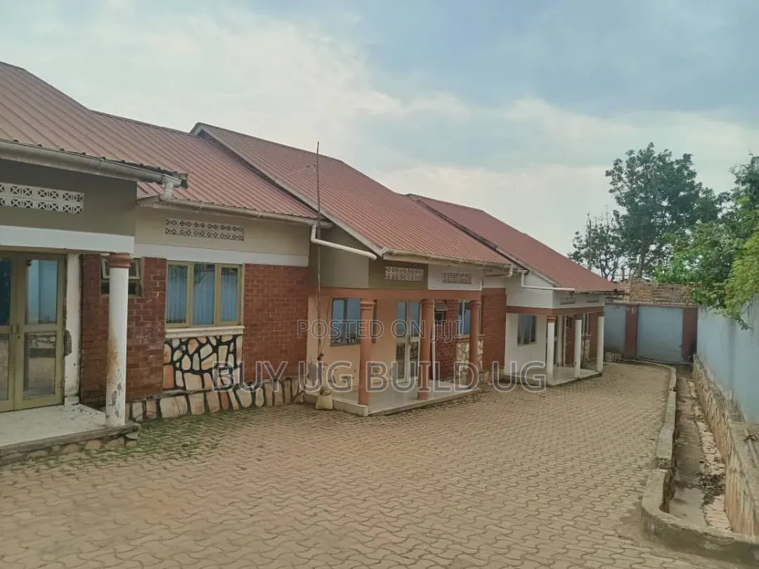 2bdrm Apartment in Seeta- Namugongo, Goma for sale in Goma