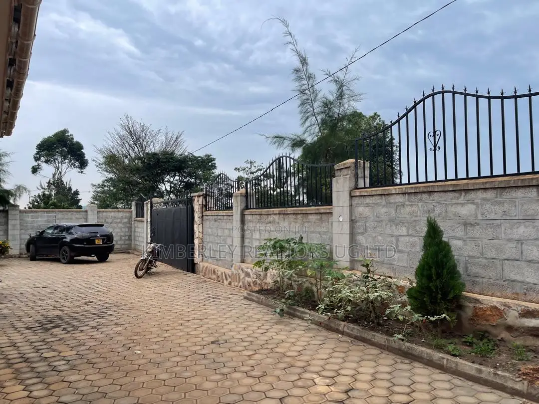 3bdrm House in Mukono TC for sale in Mukono TC