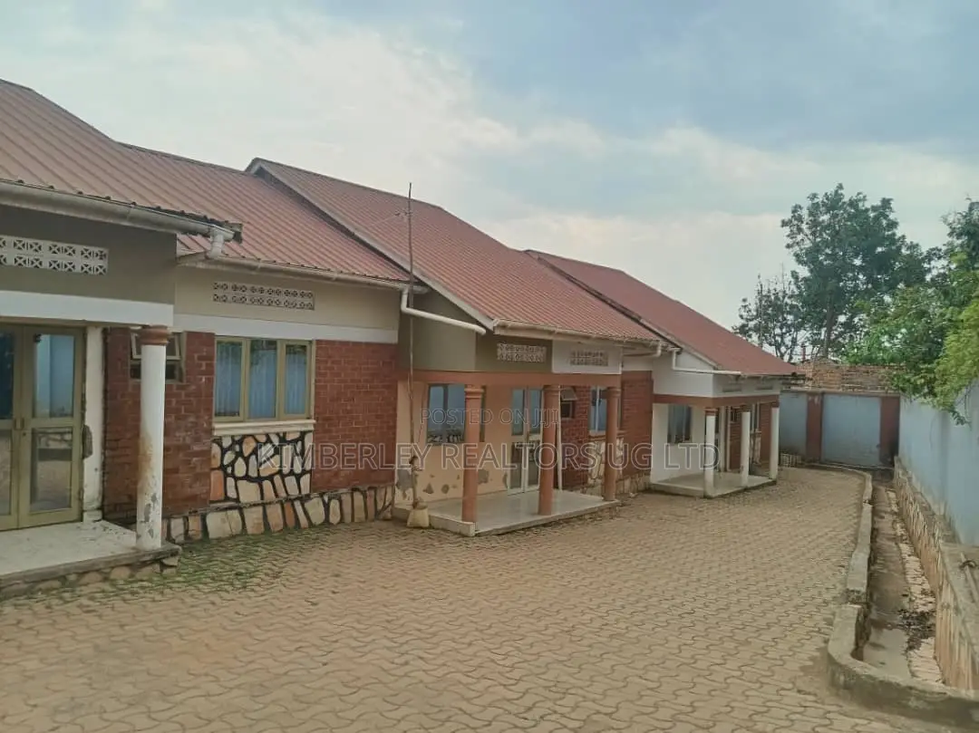 3bdrm Duplex in Seeta-Namuganga for sale in Seeta-Namuganga