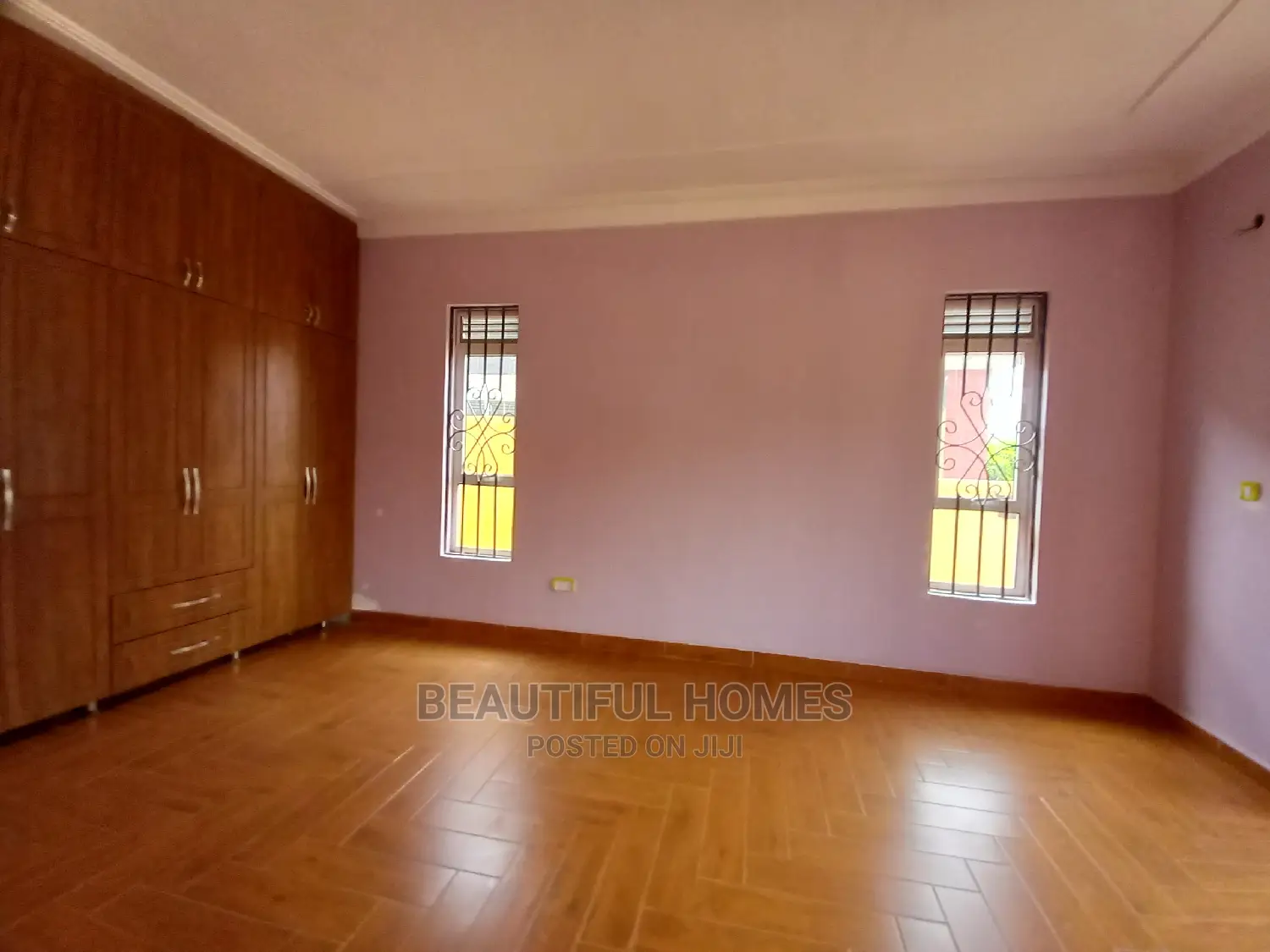 Furnished 2bdrm Apartment in Kira Tarmack, Central Division for Sale in Central Division