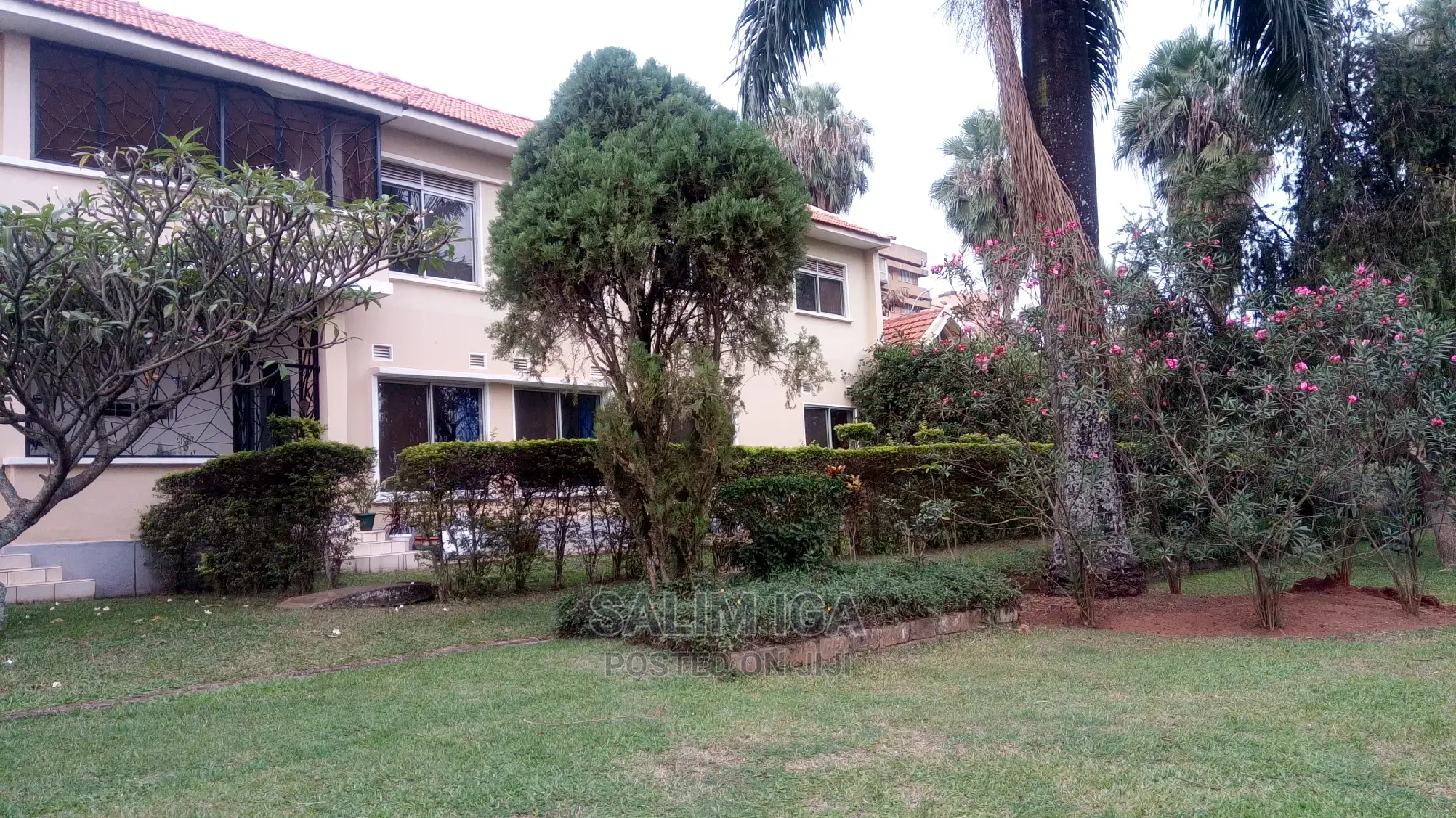 Furnished 2bdrm Block of Flats in Kololo Property, Central Division in Central Division