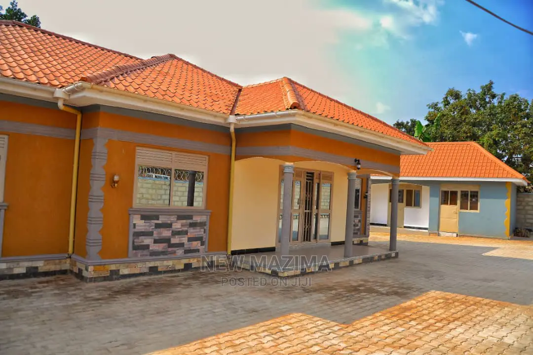 3bdrm Bungalow in Wakiso Namusera, Division a for Sale in Division A