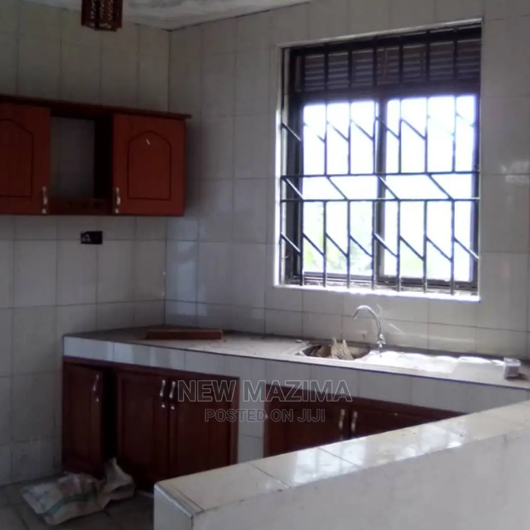 2bdrm Block of Flats in Makindye Kizungu, Central Division for Rent in Central Division