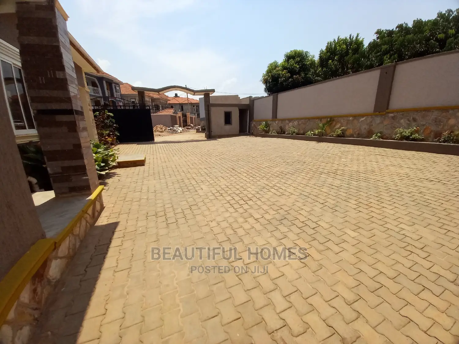 Furnished 4bdrm House in Kira Gated Estate for Sale in Kira