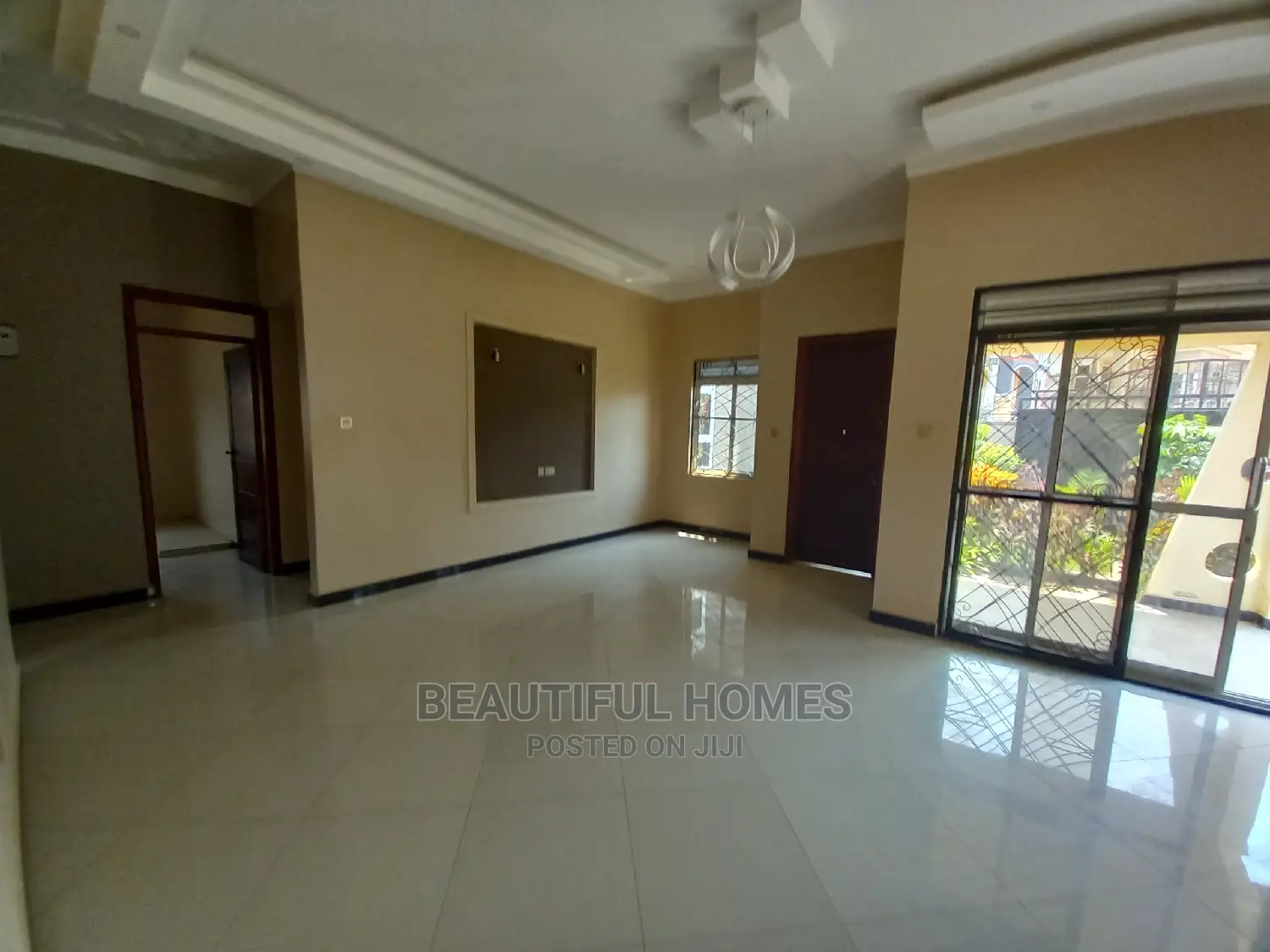 Furnished 4bdrm Bungalow in Tarmacked, Kira for Sale in Kira