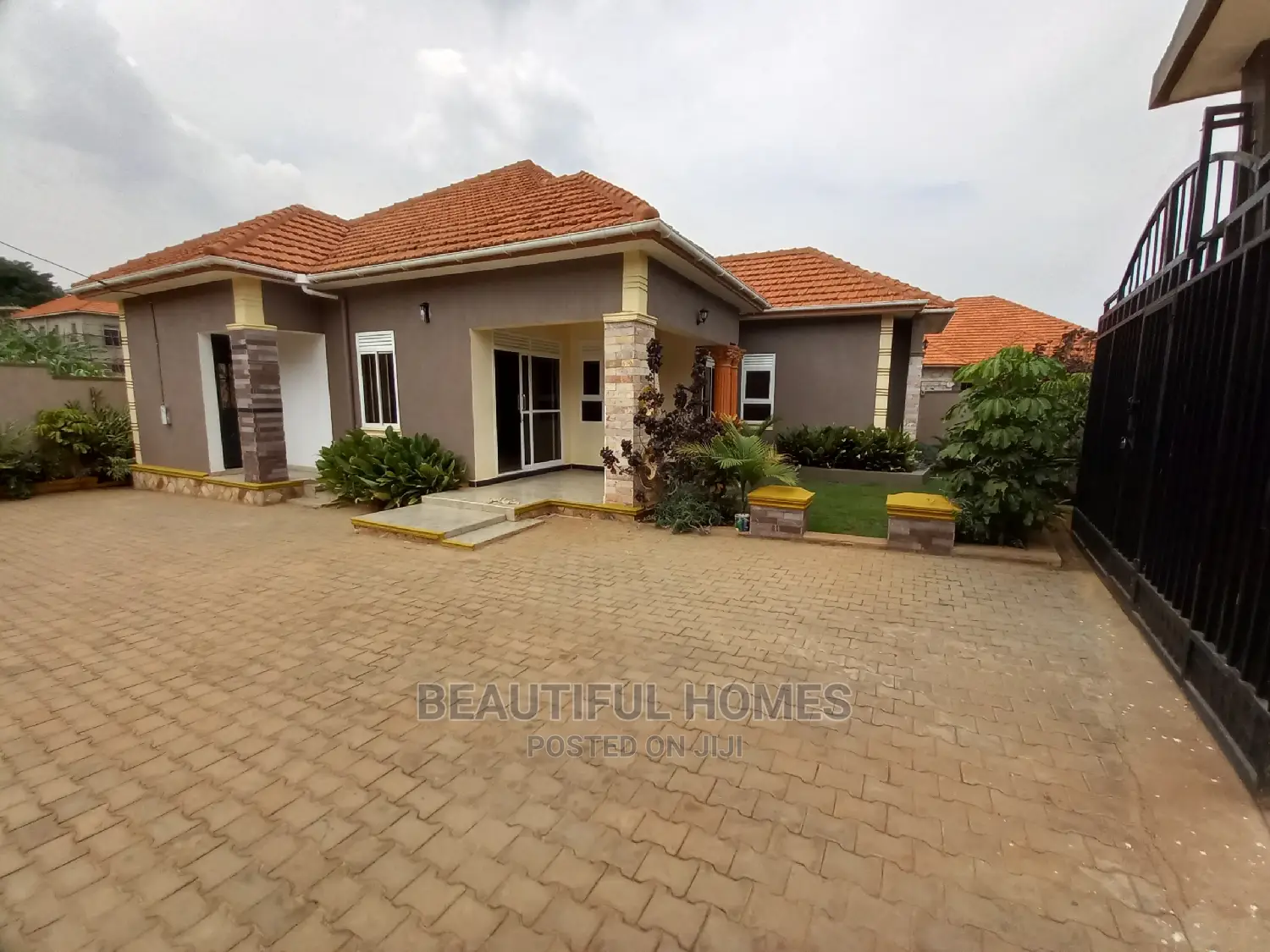 Furnished 4bdrm Bungalow in Kira Corporate for Sale in Kira