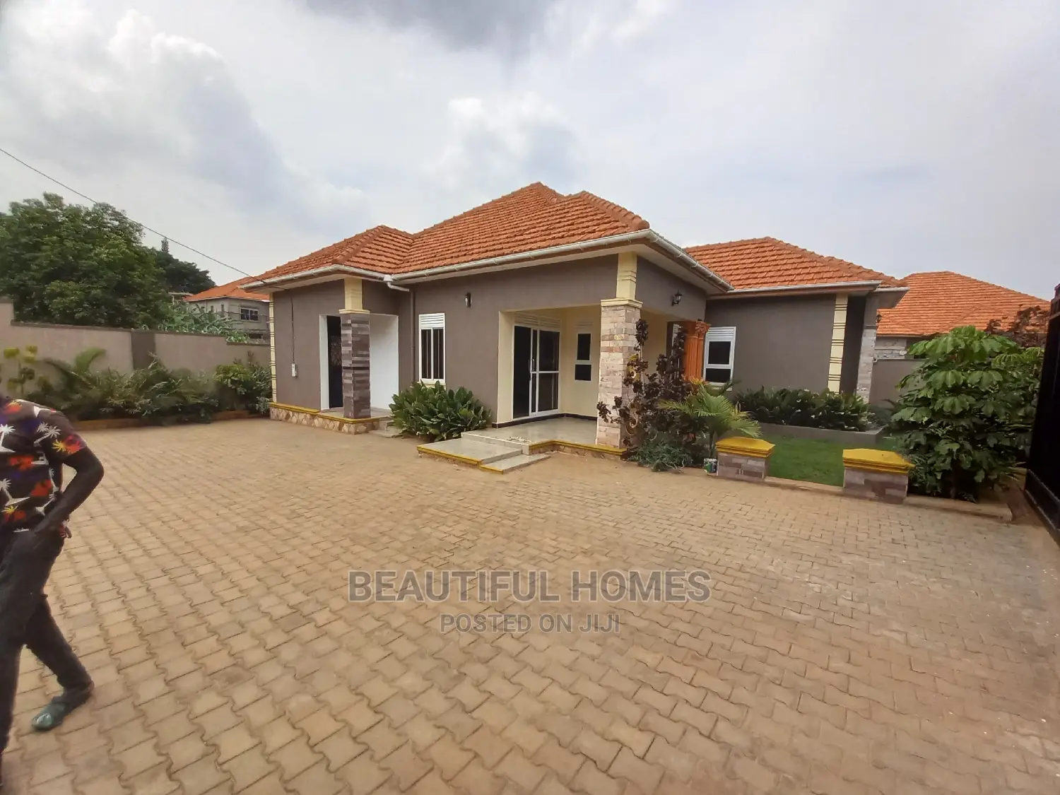 Furnished 4bdrm Bungalow in Kira Corporate for Sale in Kira