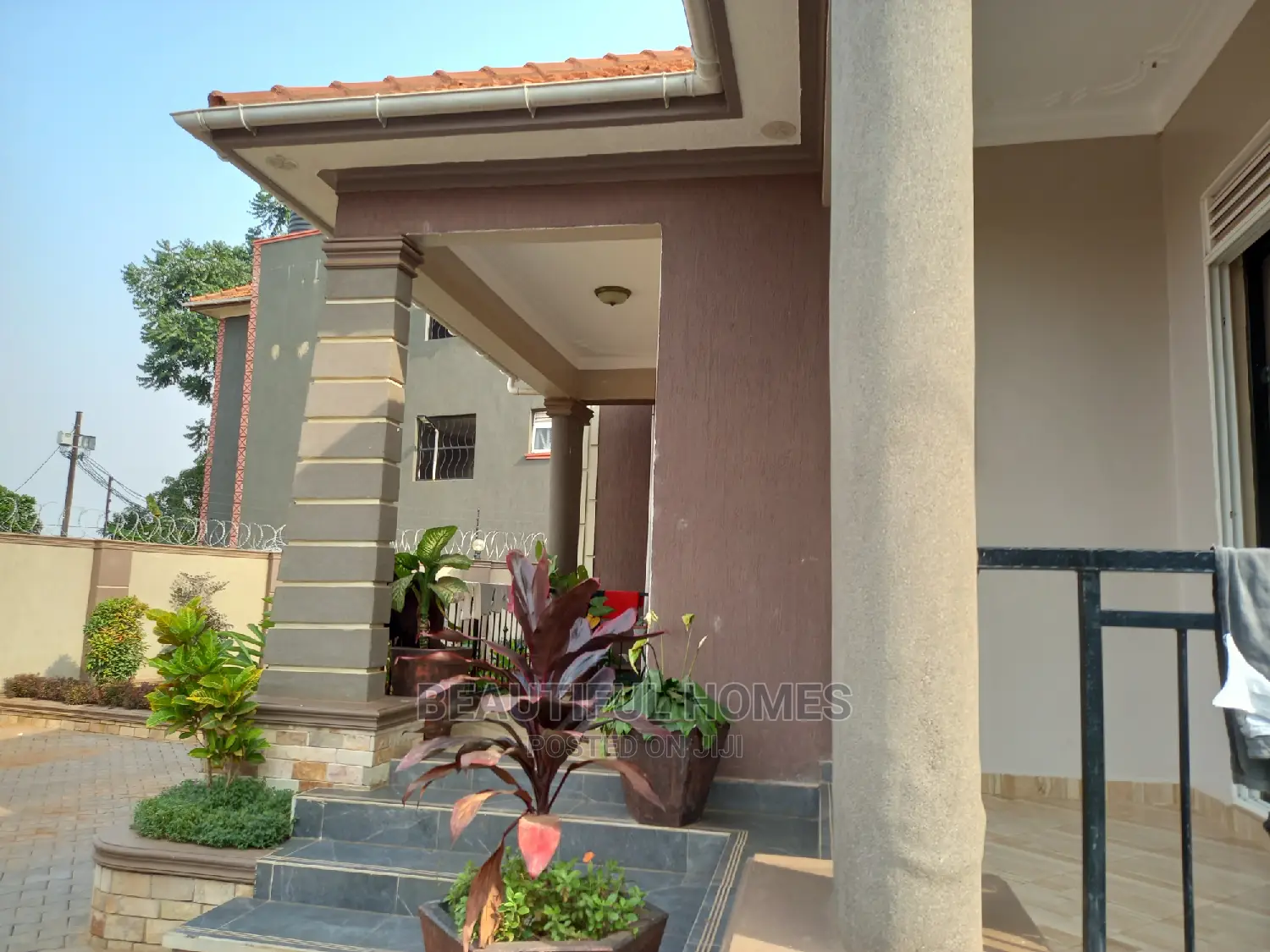 Furnished 4bdrm House in Kira Posh for sale in Kira