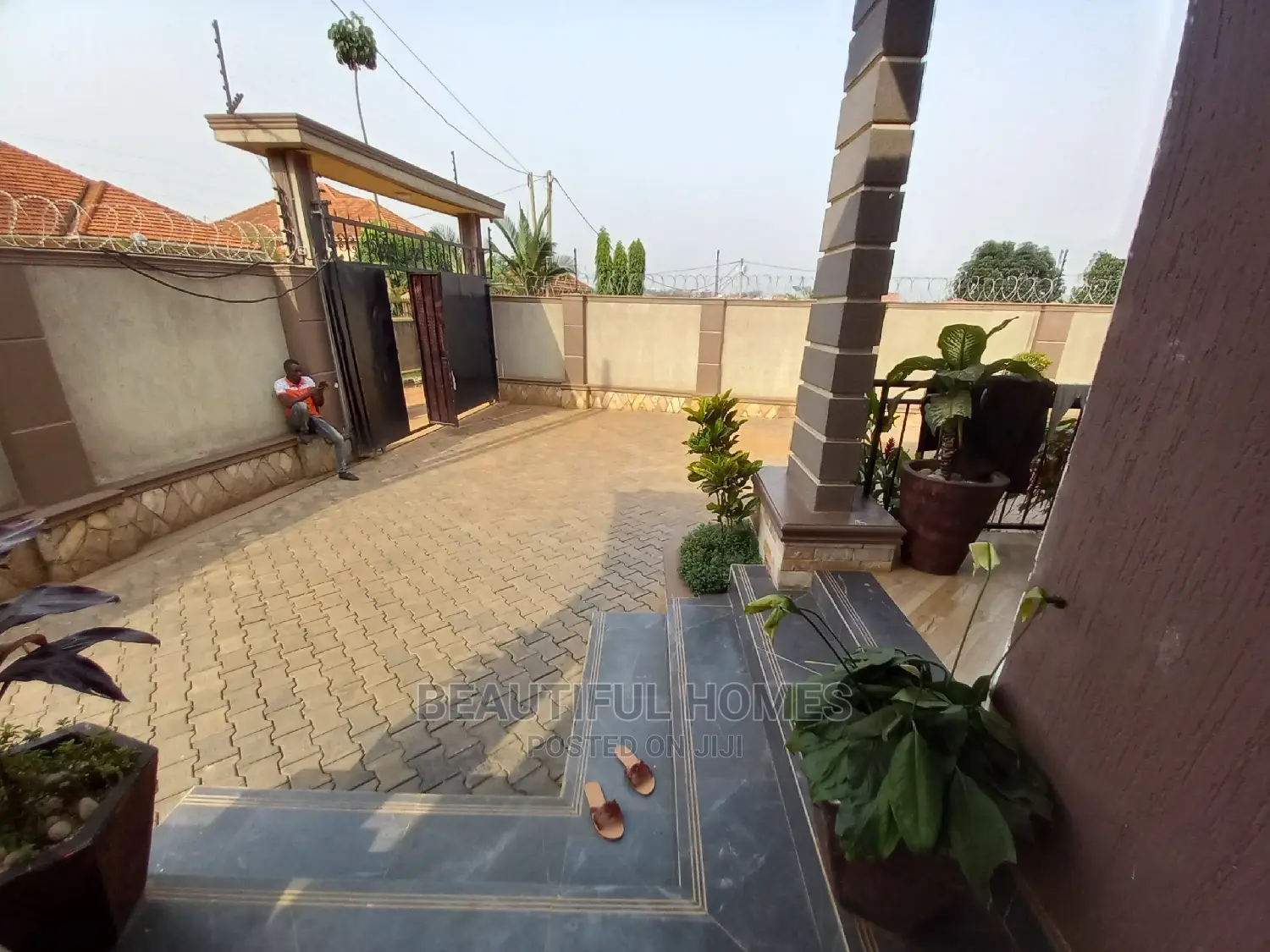 Furnished 4bdrm House in Kira Diplomat for Sale in Kira