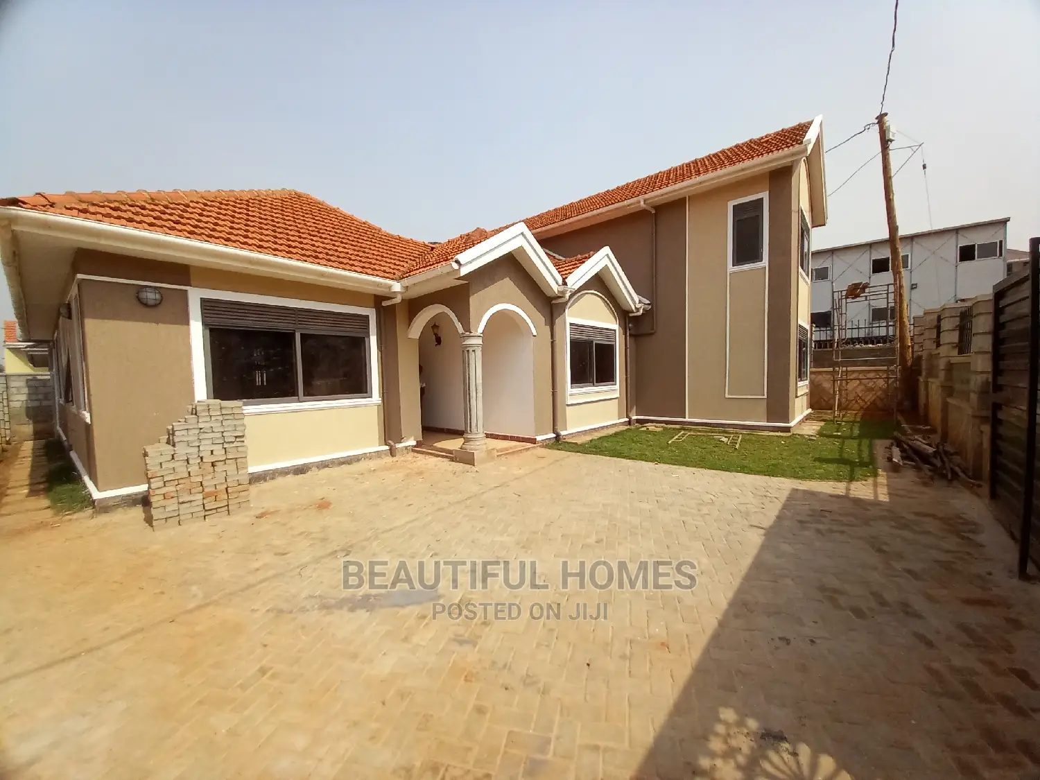 Furnished 4bdrm Duplex in Kira Gated for Sale in Kira