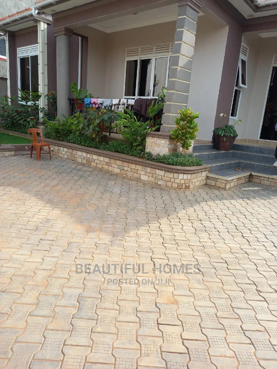 Furnished 4bdrm House in Kira Diplomat for Sale in Kira