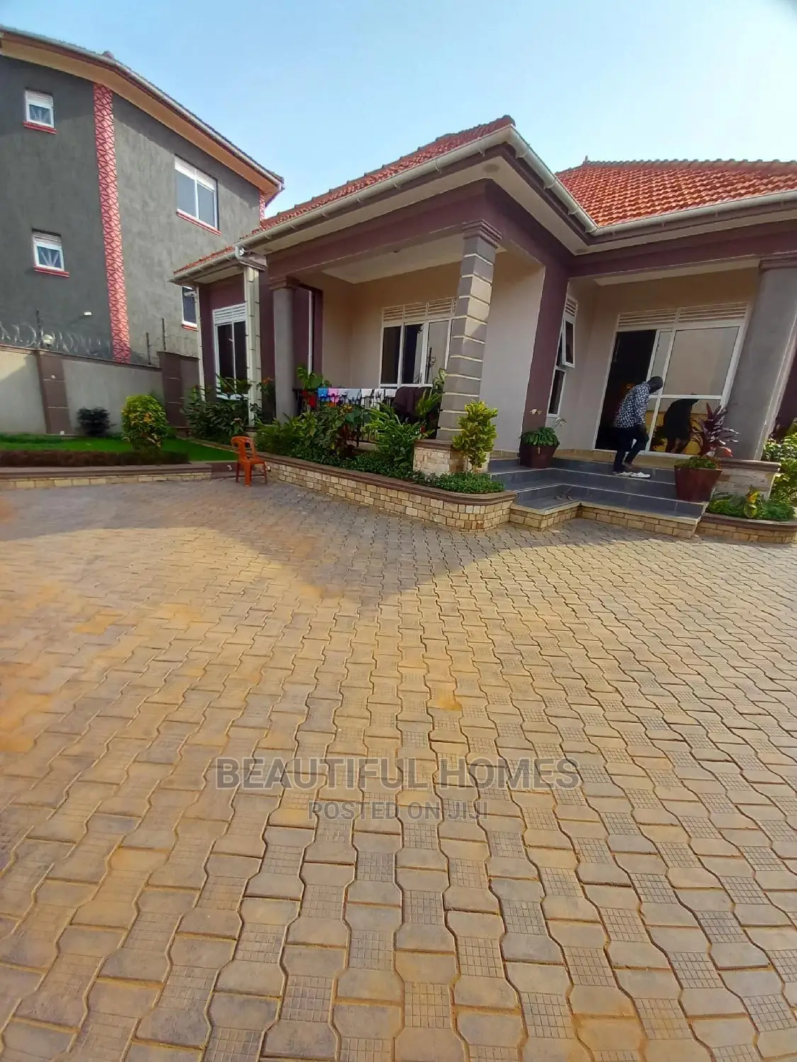 Furnished 4bdrm Bungalow in Rich Area, Kira for Sale in Kira