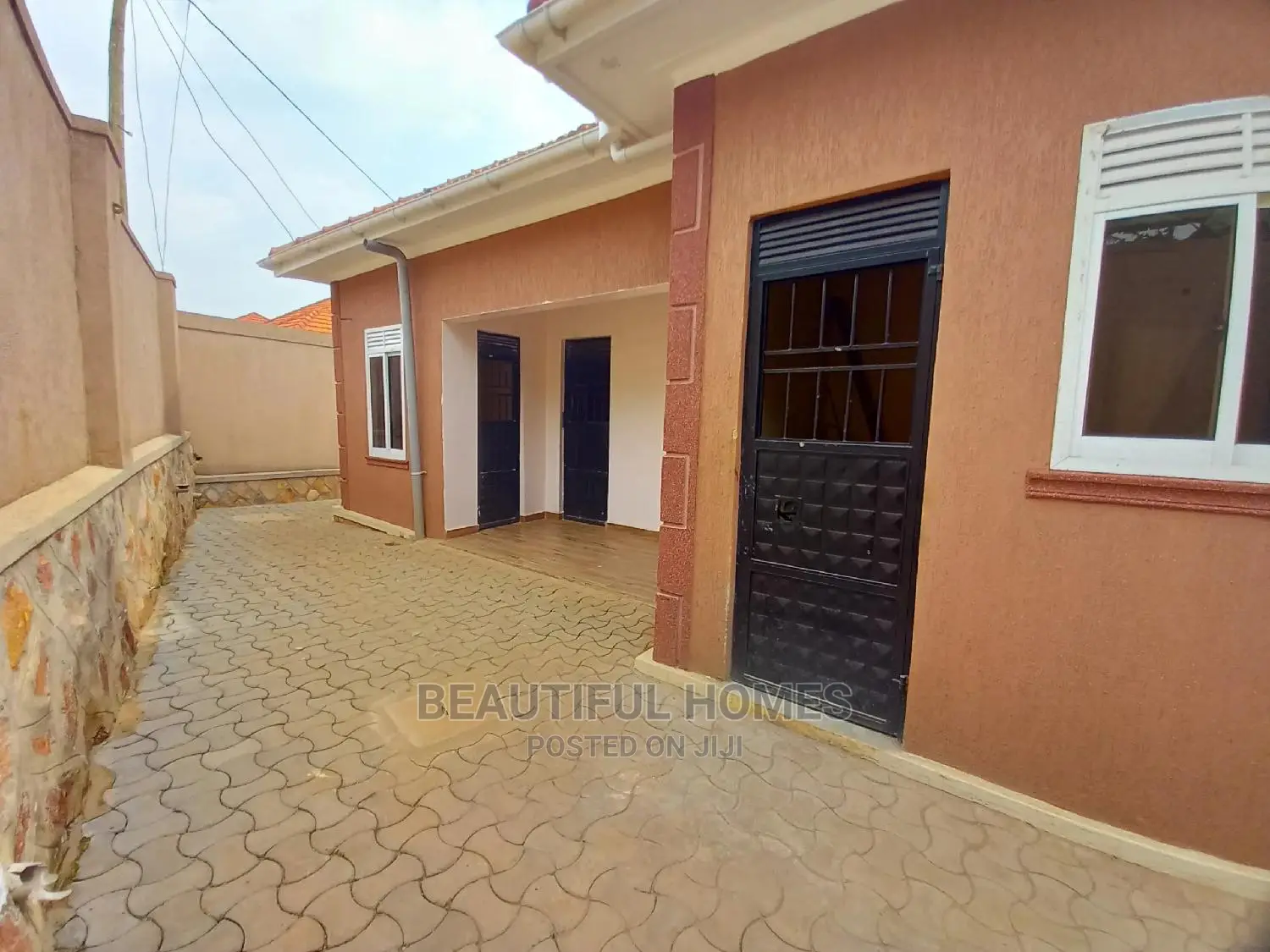 Furnished 4bdrm House in Tarmacked Estate, Kira for Sale in Kira