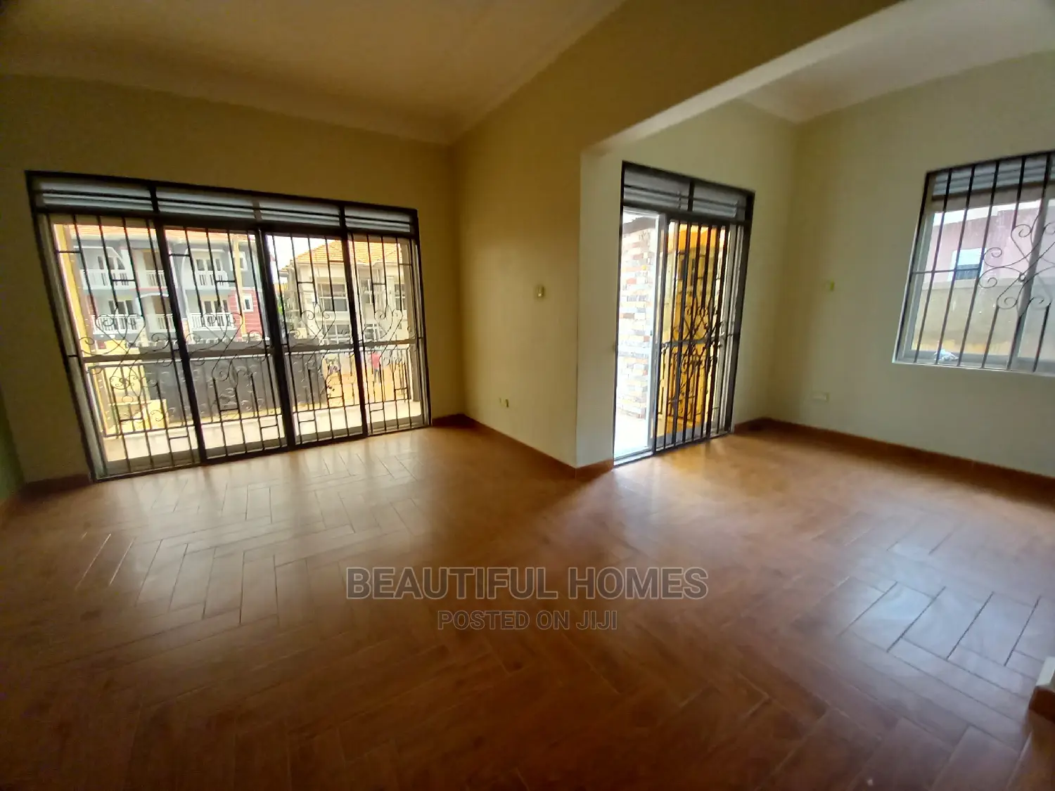 Furnished 4bdrm House in Tarmacked Lane, Kira for Sale in Kira