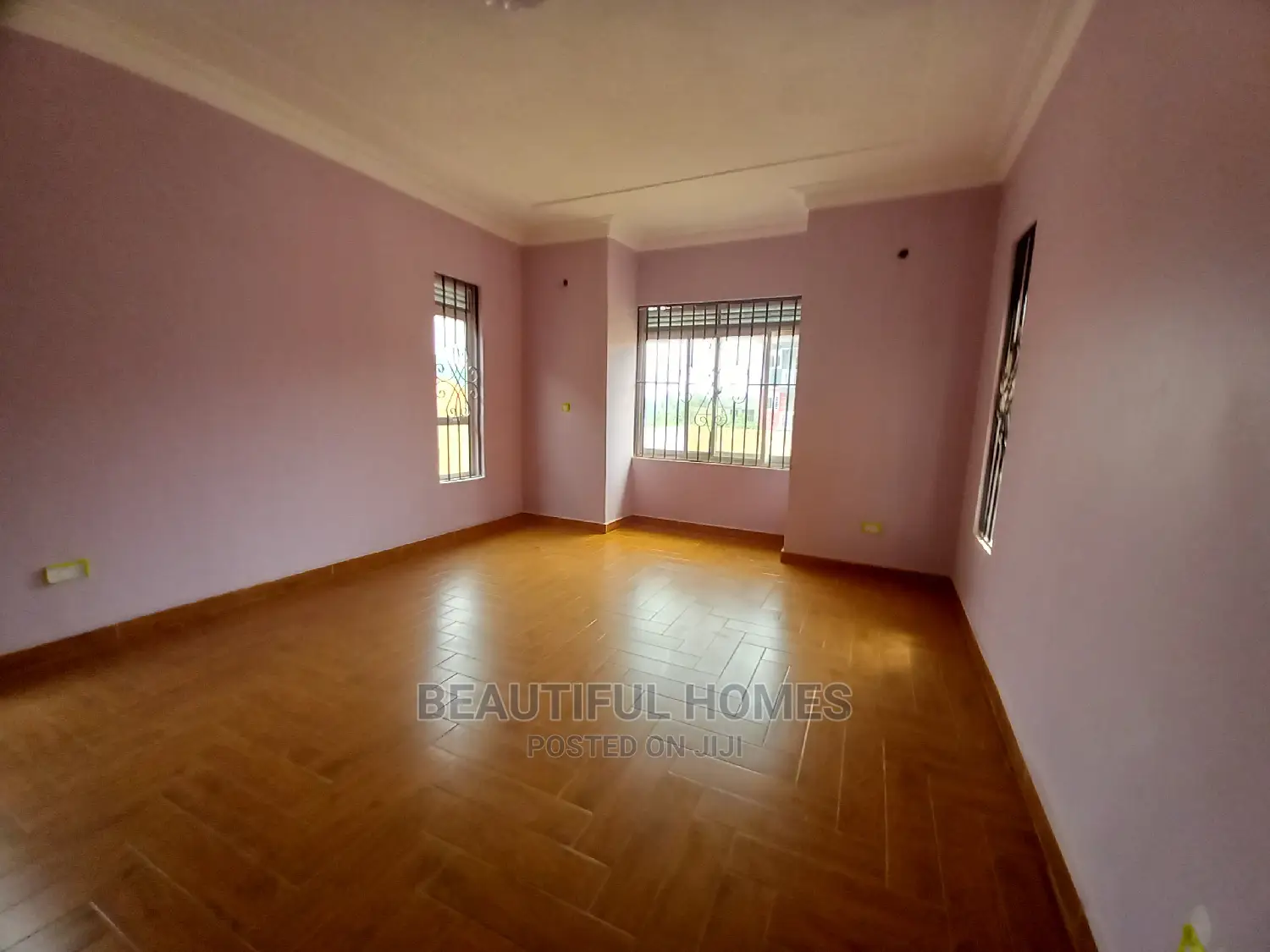Furnished 4bdrm Mansion in Palatial Estate, Kira for Sale in Kira