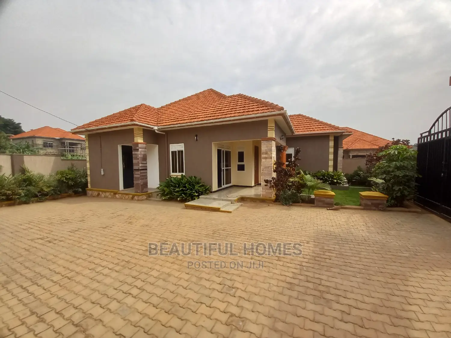 Furnished 4bdrm Bungalow in Posh Neighborhood, Kira for Sale in Kira